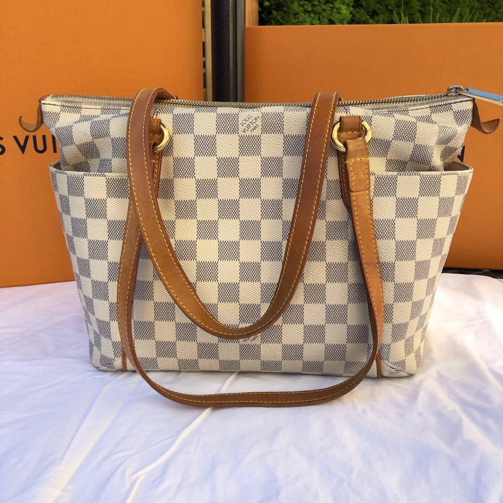 Louis Vuitton Totally MM in Damier Azur fabric.